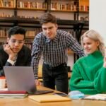 entrepreneurs-meeting-office